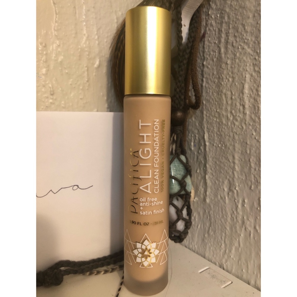 Pacifica Warm Light Liquid Foundation